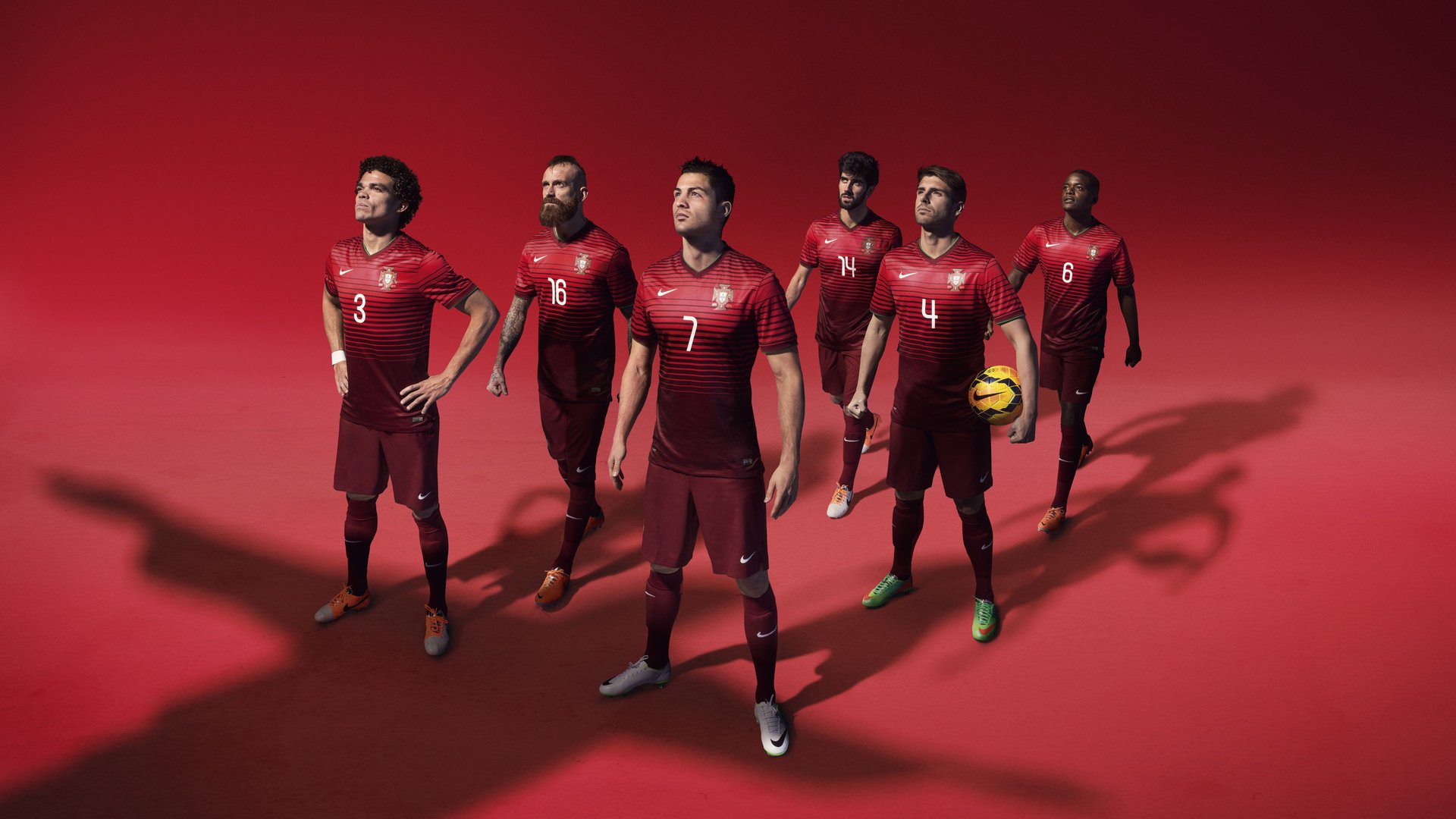 英超新赛季战术变化引人关注,攻防更平衡,英超新赛季足球